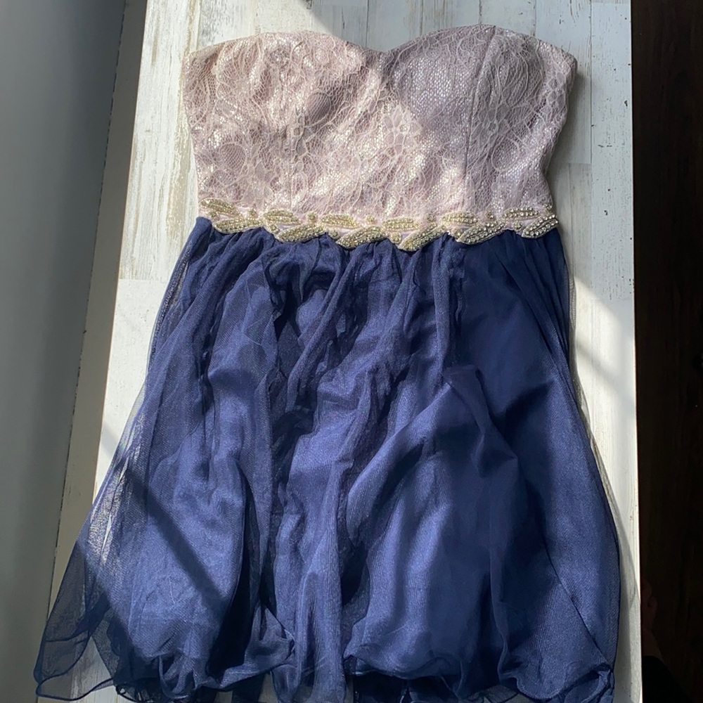 Strapless formal dress